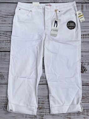 Style & Co. White Tummy Control Capri Pants - Classic Mid-Calf